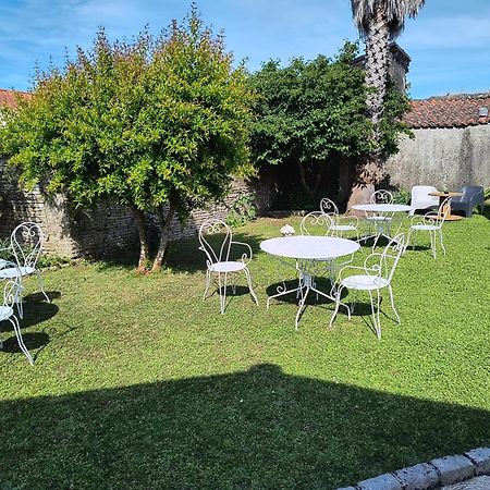 La Marie Galante Appart'Hotel Saint-Georges-d'Oleron Buitenkant foto
